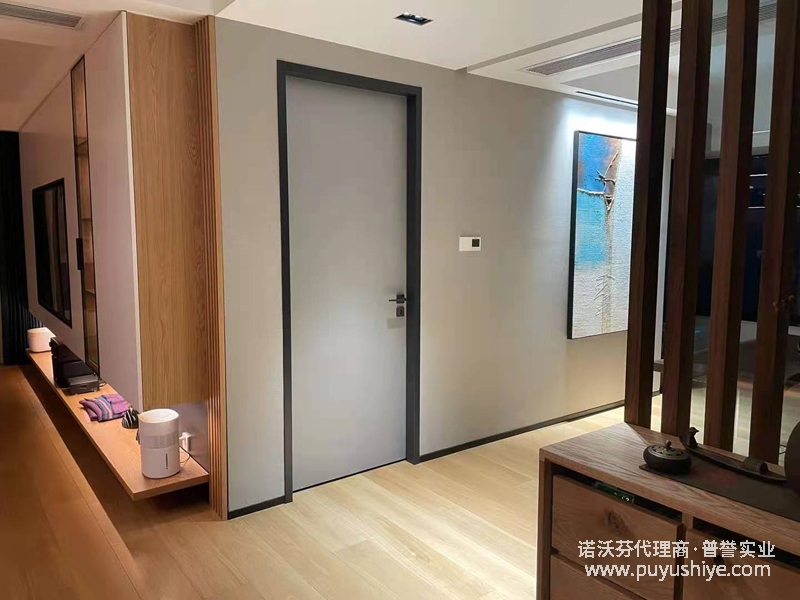 諾沃芬室內門