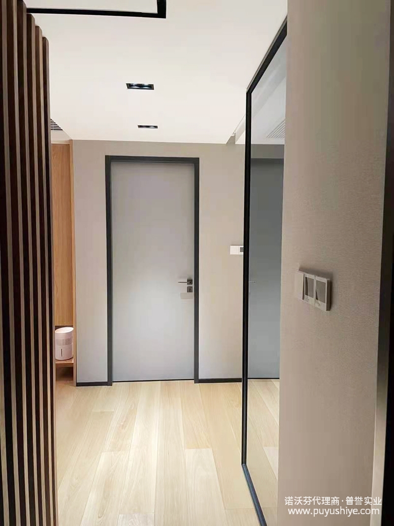 諾沃芬室內門