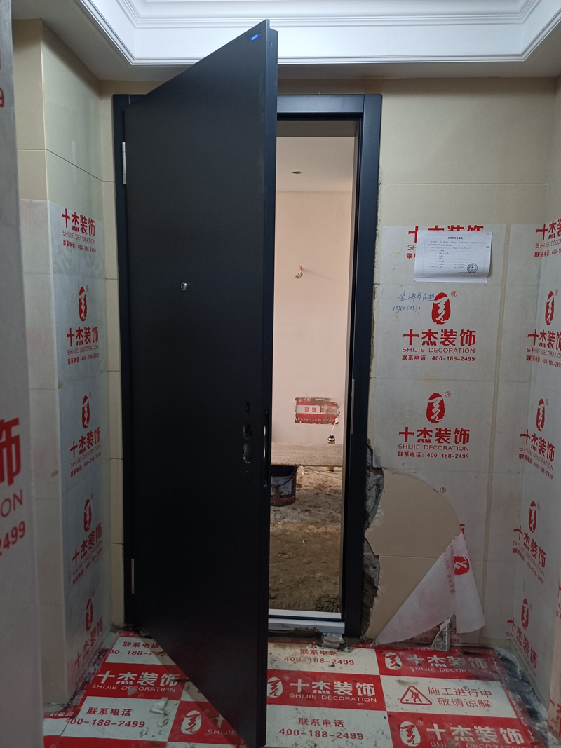 諾沃芬入戶門