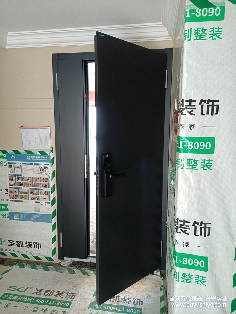 諾沃芬入戶門